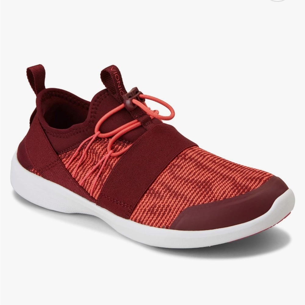 NWOT Alaina Slip on low top Sneaker VIONIC